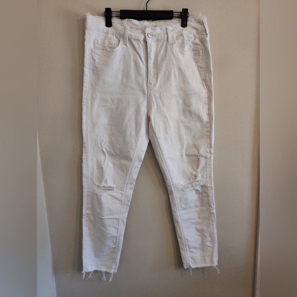 Altar'd State White Cropped Distressed Boho Beachy Coastal Frayed Hem Jeans